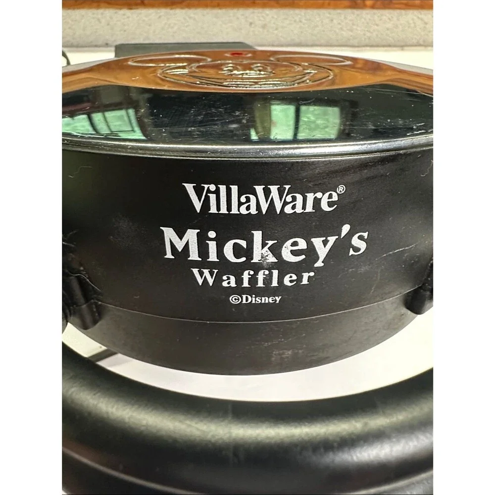 VillaWare Mickey's Single Waffler, Chrome Breakfast Waffle Maker Cosmetic Damage